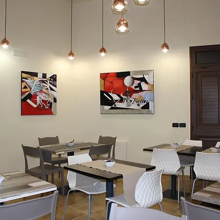 Conte Luna Bed & Breakfast 4*