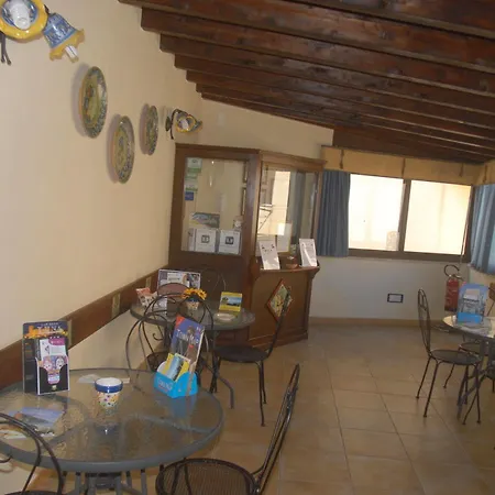 Conte Luna Bed & Breakfast 3*