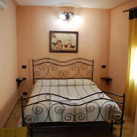 Conte Luna Bed and Breakfast 4*